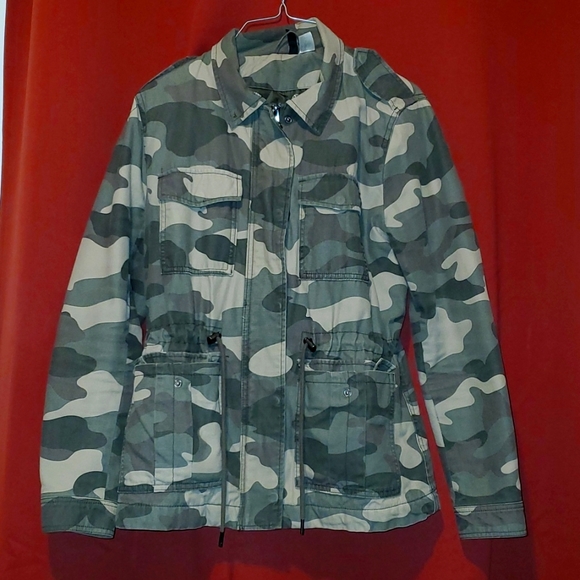 Gently Used Divided Camo Jacket 